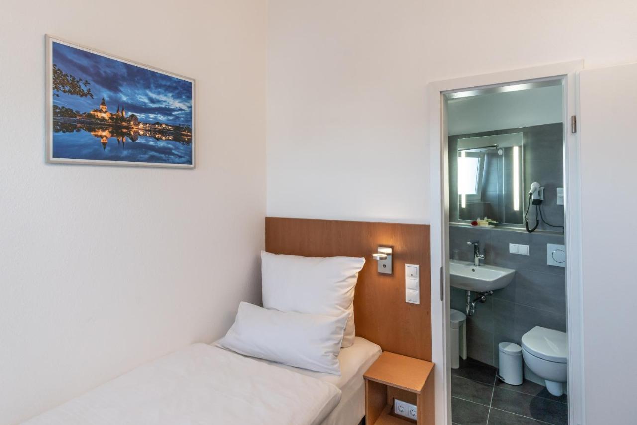Hotel Elysee Seligenstadt Buitenkant foto